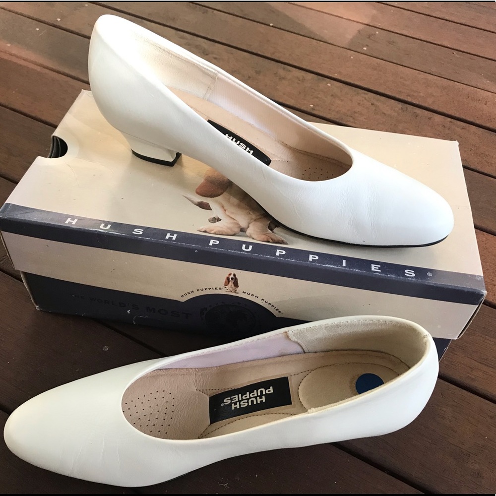 Vintage White Leather Hush Puppies Pumps
